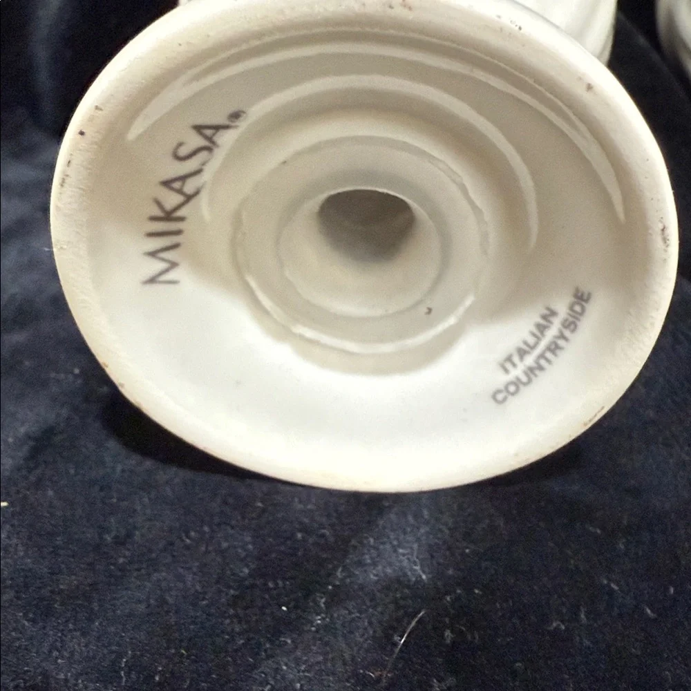 Mikasa Cream Ceramic salt 🧂 & pepper 🌶️ shakers set Italian Countryside - Picture 5 of 11